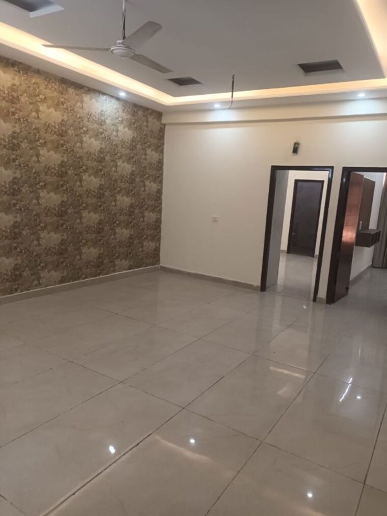 Room, preet colony 3 Bedroom 1690 Sq.Ft. Apartment In Preet Colony Zirakpur 10356107