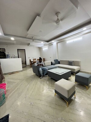 Team Area in 3 BHK Apartment at Chattarpur – for Rent