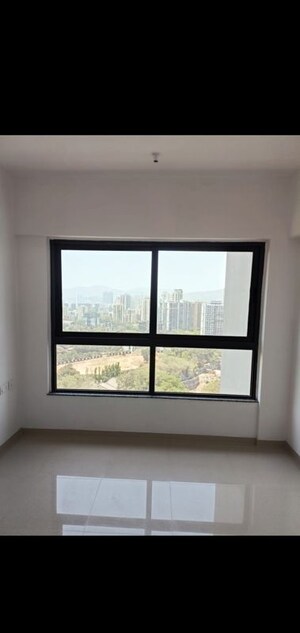 Room in 2 BHK Apartment at Kalpataru Immensa, Kolshet Road – for Sale