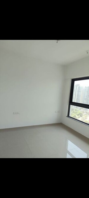 Room in 2 BHK Apartment at Kalpataru Immensa, Kolshet Road – for Sale