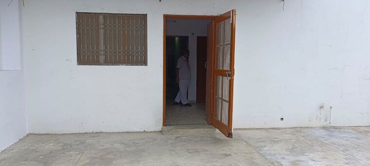 Room, indira nagar 1 RK 700 Sq.Ft. Builder Floor In Indira Nagar Lucknow 10356161