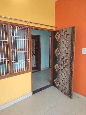 Room in 2 BHK Builder Floor at Nangloi – for Rent