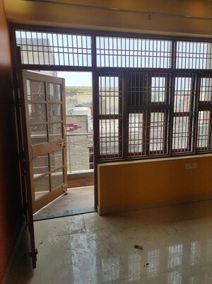 Room in 2 BHK Builder Floor at Nangloi – for Rent