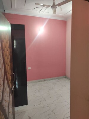 Room in 2 BHK Builder Floor at Nangloi – for Rent