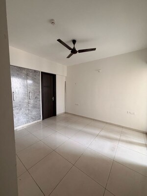 Room in 3 BHK Apartment at Geotech Pristine Avenue, Sector 16c Greater Noida – for Rent