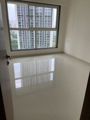Room in 4 BHK Apartment at Runwal Sanctuary, Mulund West – for Sale