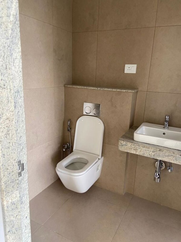 Bathroom, runwal-sanctuary 4 Bedroom 1380 Sq.Ft. Apartment In Mulund West Mumbai 10356204