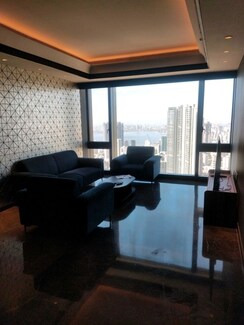 3 BHK + Servant Room,Extra Room Apartment For Rent in Lodha Trump Tower