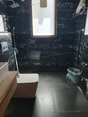 Washroom in 4 BHK Builder Floor at Ardee City, Sector 52 – for Rent