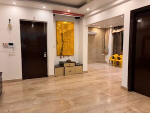 Room in 3 BHK Builder Floor at Sushant Lok I – for Rent