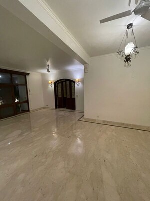 Room in 6 BHK Builder Floor at Greater Kailash I – for Sale