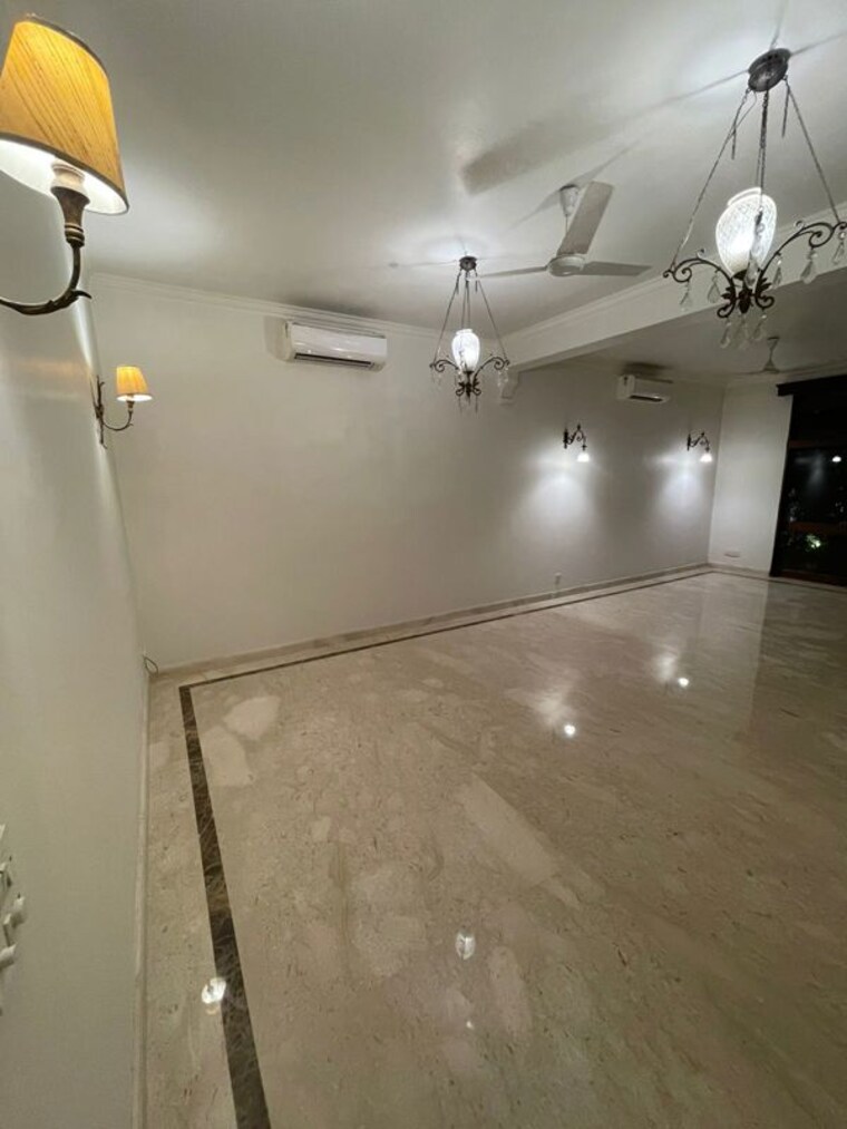 Room, greater kailash i 6 Bedroom 5500 Sq.Ft. Builder Floor In Greater Kailash I Delhi 10356292