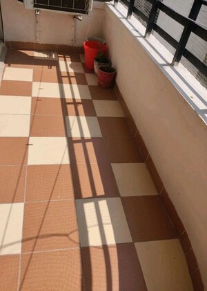 Staircase in 2 BHK Apartment at Stellar Mi Citihomes, Omicron Iii Greater Noida – for Rent