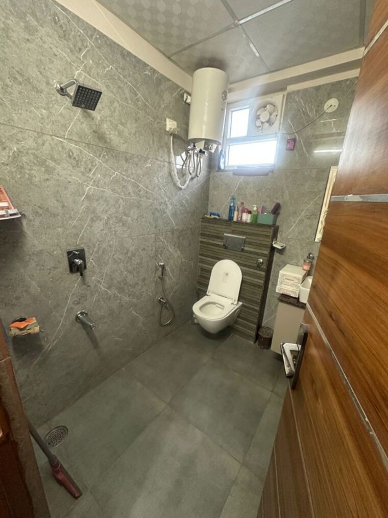 Bathroom, shree-urban-crown 4 Bedroom 1500 Sq.Ft. Apartment In Modi Nagar Jaipur 10356299