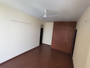 Room in 3.5 BHK Apartment at 3C Orris Greenopolis, Sector 89 – for Rent