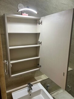 2 BHK Apartment For Rent in Adani Ten BKC