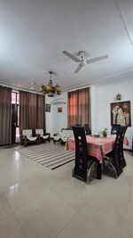 3 BHK + Pooja Room 250 Sq.Yd. Builder Floor in Sainik Colony