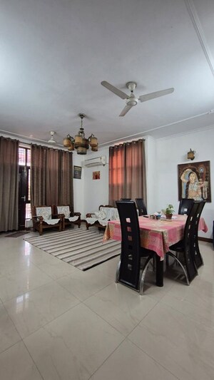 3 BHK Builder Floor For Sale in Sainik Colony