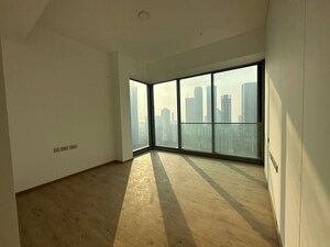 Room in 4 BHK Apartment at Prestige Jasdan Classic, Mahalaxmi – for Rent