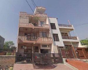  Builder Floor For Sale in Govindpuram