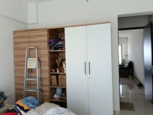Room in 3.5 BHK Apartment at Celestia Spaces, Parel – for Rent