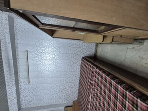 Furnished Amenities in 2.5 BHK Builder Floor at Mayur Vihar – for Rent