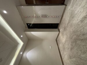 Furnished Amenities in 3 BHK Builder Floor at Shivalik Colony – for Rent