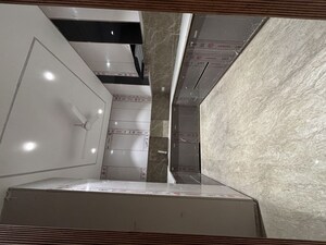 Furnished Amenities in 3 BHK Builder Floor at Shivalik Colony – for Rent