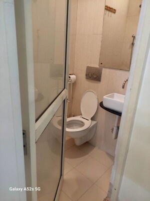 Bathroom in 1.5 BHK Apartment at Jawahar Nagar – for Rent