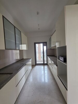 Building Lobby in 3 BHK Apartment at Piramal Mahalaxmi, Mahalaxmi – for Rent