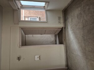 Furnished Amenities in 3.5 BHK Apartment at Mayur Vihar – for Rent
