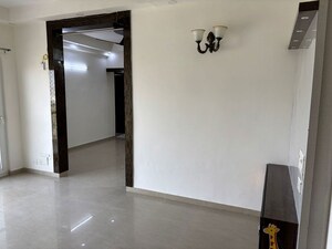 Room in 3 BHK Apartment at Antriksh Golf View - II, Sector 78 – for Rent