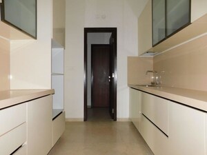 Room in 2 BHK Apartment at Piramal Mahalaxmi, Mahalaxmi – for Rent