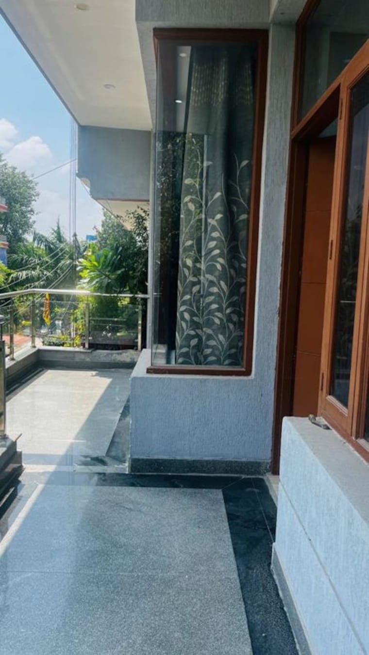 Balcony, sector 39 Pg For Boys In Sector 39 10356561