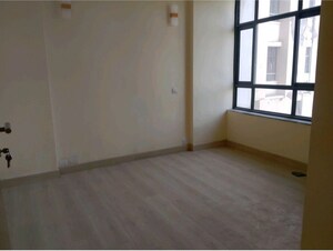 Room in 3 BHK Apartment at Unitech Horizon, Pi Greater Noida – for Rent