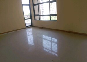 Room in 3 BHK Apartment at Unitech Horizon, Pi Greater Noida – for Rent