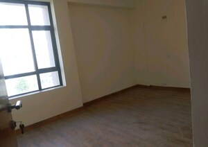 Room in 3 BHK Apartment at Unitech Horizon, Pi Greater Noida – for Rent