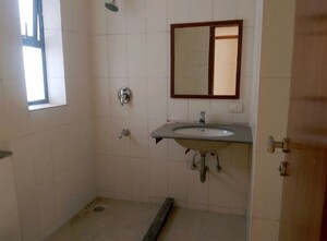 Bathroom in 3 BHK Apartment at Unitech Horizon, Pi Greater Noida – for Rent