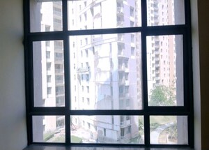 Room in 3 BHK Apartment at Unitech Horizon, Pi Greater Noida – for Rent