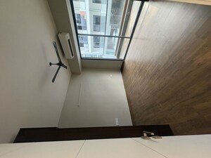 Room in 3.5 BHK Apartment at Signature Global City 63A, Sector 63a – for Rent