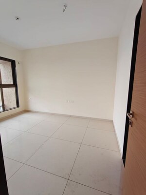 Room in 2 BHK Apartment at Chandak 34 Park Estate, Goregaon West – for Rent