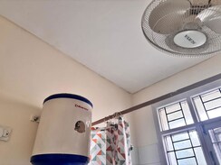 3 BHK + Servant Room Builder Floor For Rent in Unitech South City II