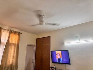 Furnished Amenities in 3 BHK Builder Floor at Unitech South City II, Sector 50 – for Rent