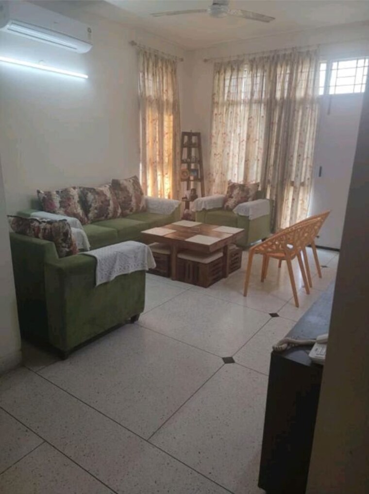 Living Room, unitech-south-city-ii 3 Bedroom 1800 Sq.Ft. Builder Floor In Sector 50 Gurgaon 10356589