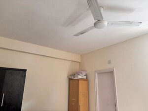 Furnished Amenities in 3 BHK Builder Floor at Unitech South City II, Sector 50 – for Rent