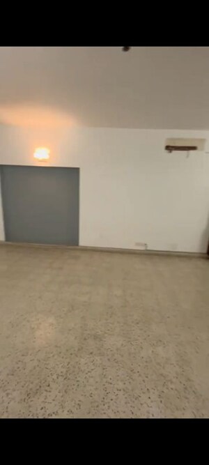 Room in 3 BHK Builder Floor at Soami Nagar – for Rent