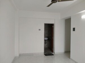 Room in 2 BHK Apartment at Lake View Apartments Powai, Powai – for Rent