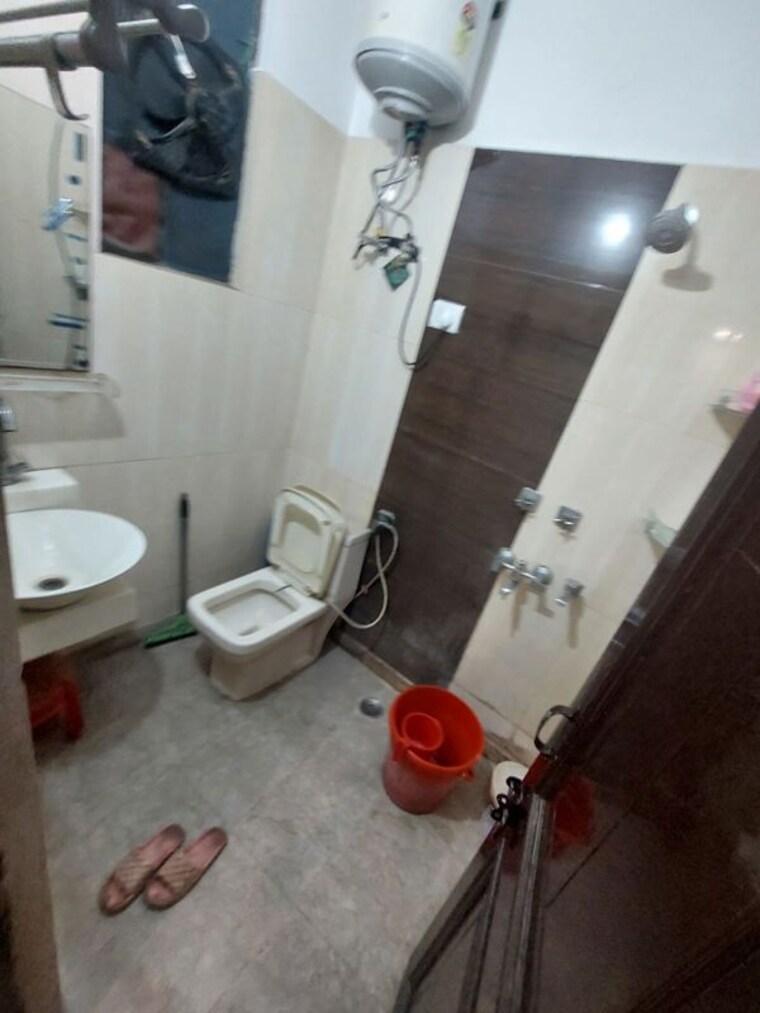 Bathroom, rajendra nagar sector 3 3 Bedroom 1800 Sq.Ft. Independent House In Rajendra Nagar Sector 3 Ghaziabad 10328917