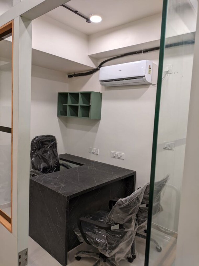 Team Area, hira nagar Commercial Office Space 400 Sq.Ft. In Hira Nagar Vadodara 10356634