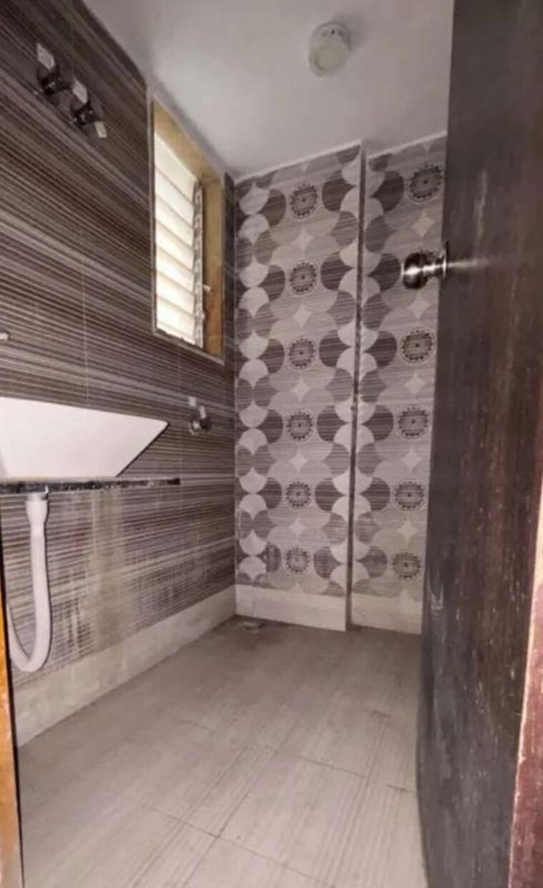 Bathroom, sb-lifespaces-sandeep-heights 1 Bedroom 590 Sq.Ft. Apartment In Nalasopara West Palghar 10356635